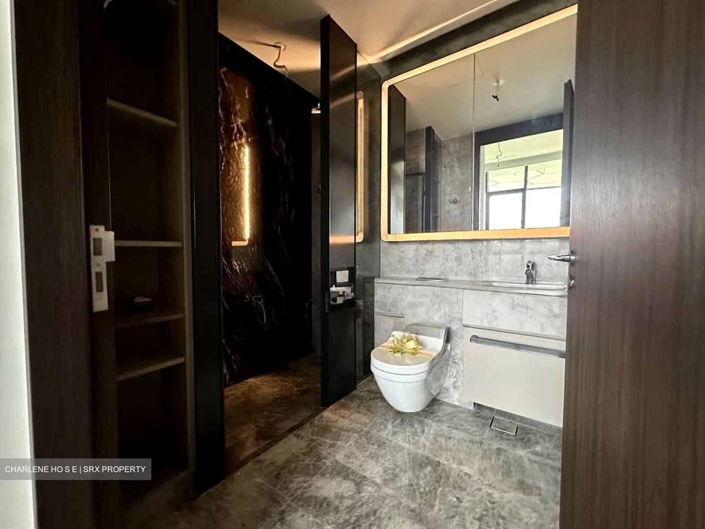 Van Holland (D10), Condominium #559796271